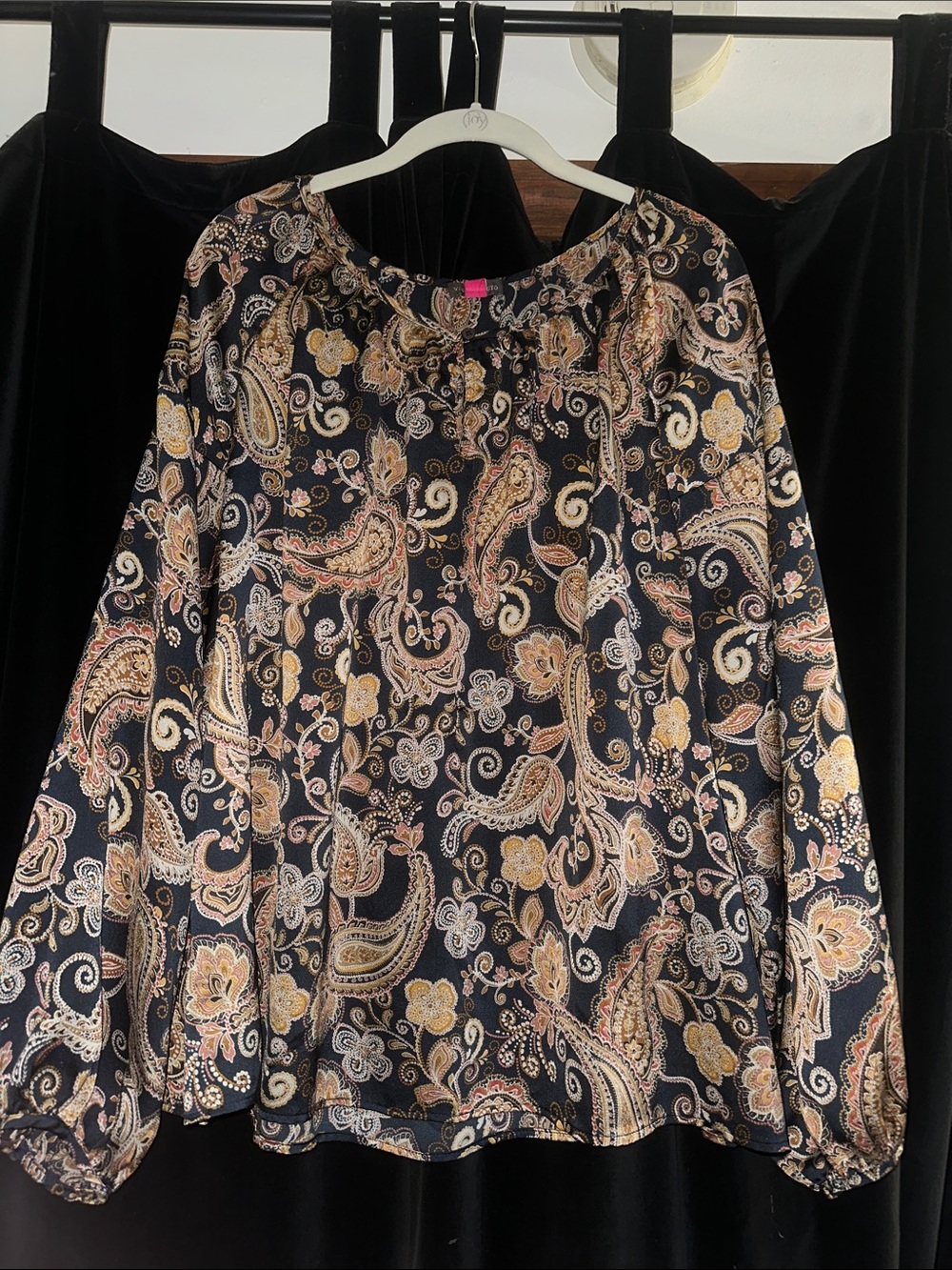 Vince Camuto Women's Black Paisley Long-Sleeve Peasant Blouse